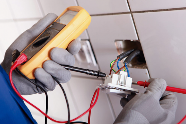 Quando devo chamar um Eletricista Profissional?